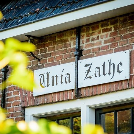 Unia Zathe Bed & Breakfast Ee Ngoại thất bức ảnh