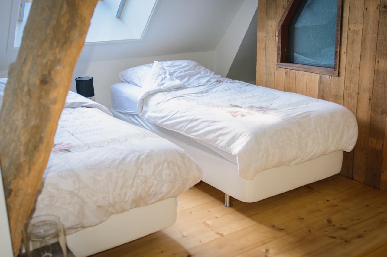 Unia Zathe Bed & Breakfast Ee Ngoại thất bức ảnh